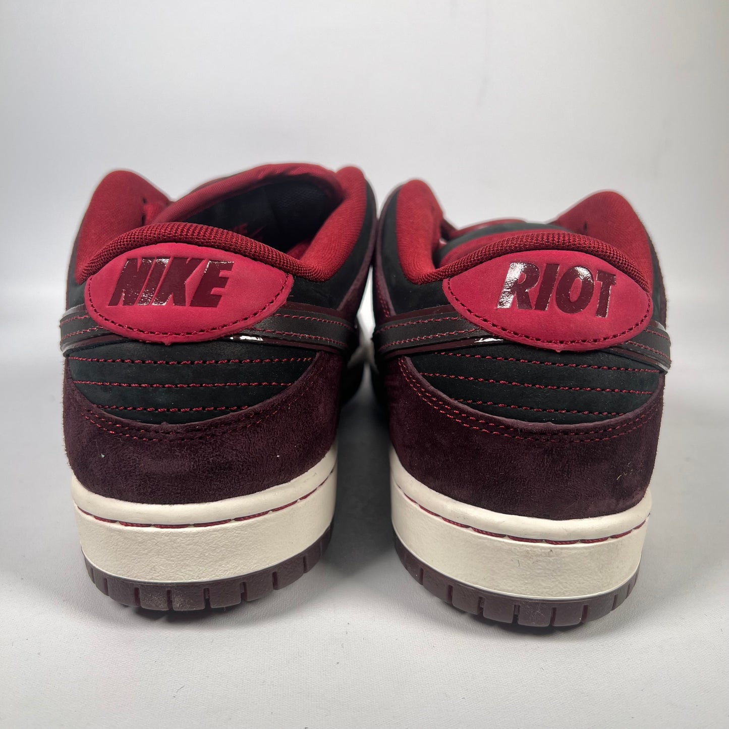 Nike SB Dunk Low Riot Skateshop (2025) Size 8.5 NEW s20612