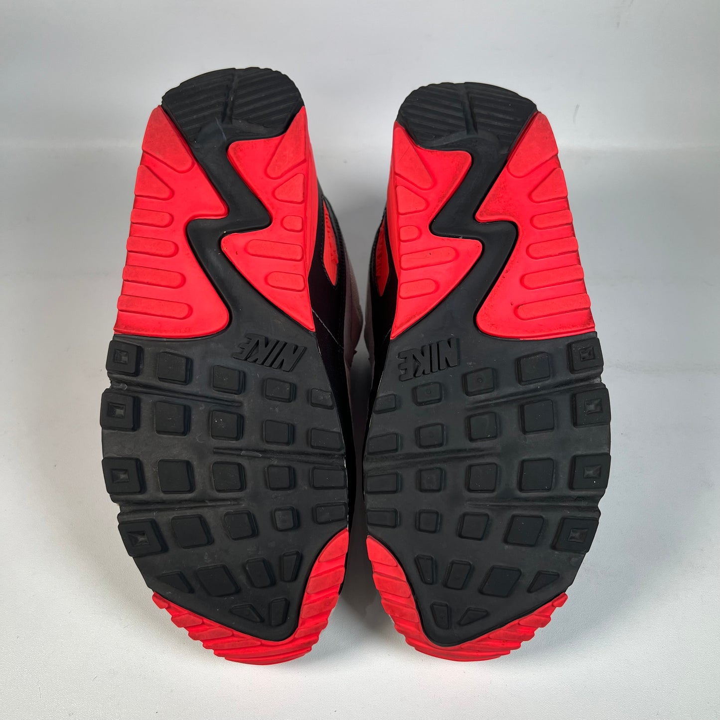Nike Air Max 90 Infrared (2010) Size 9.5 USED s21944