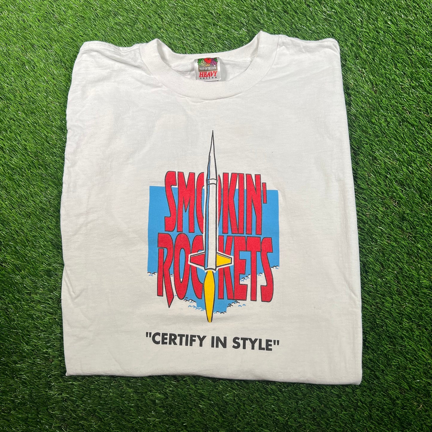 Y2K "Smokin Rockets" White Tee Size Large USED v17885