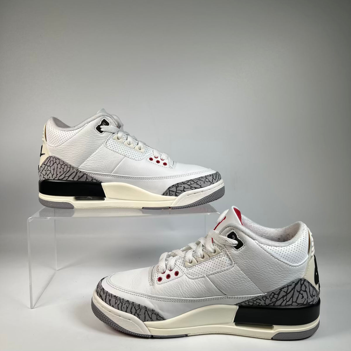 Jordan 3 White Cement Reimagined (2023) Size 7 USED s23501