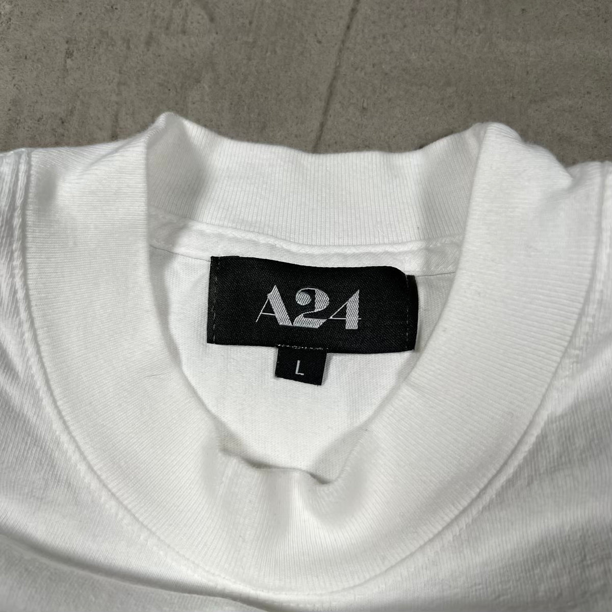A24 "Everything Everywhere" White Promo Tee Size Large USED x18627