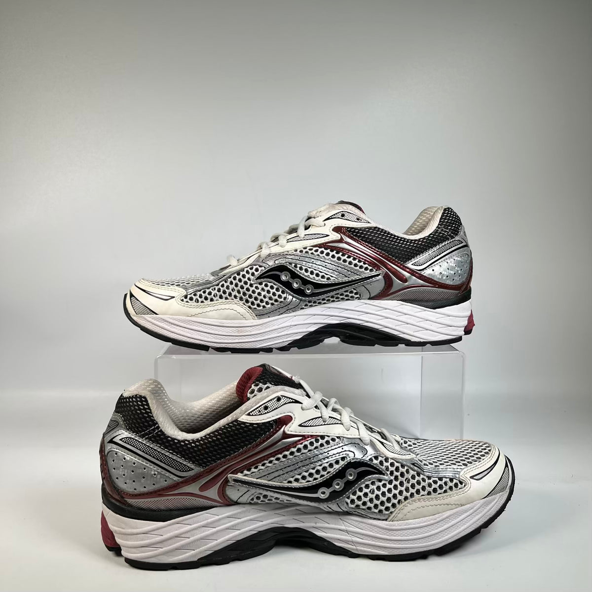 Saucony ProGrid Omni 9 White Silver Red (2023) Size 11 USED s23365
