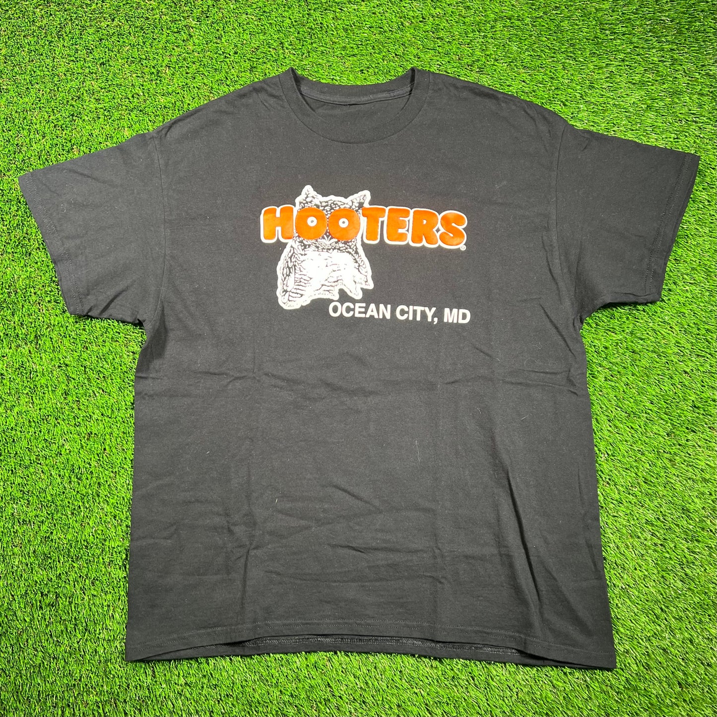 Hooters "Ocean City, MD" Black Tee Size XL USED v18584