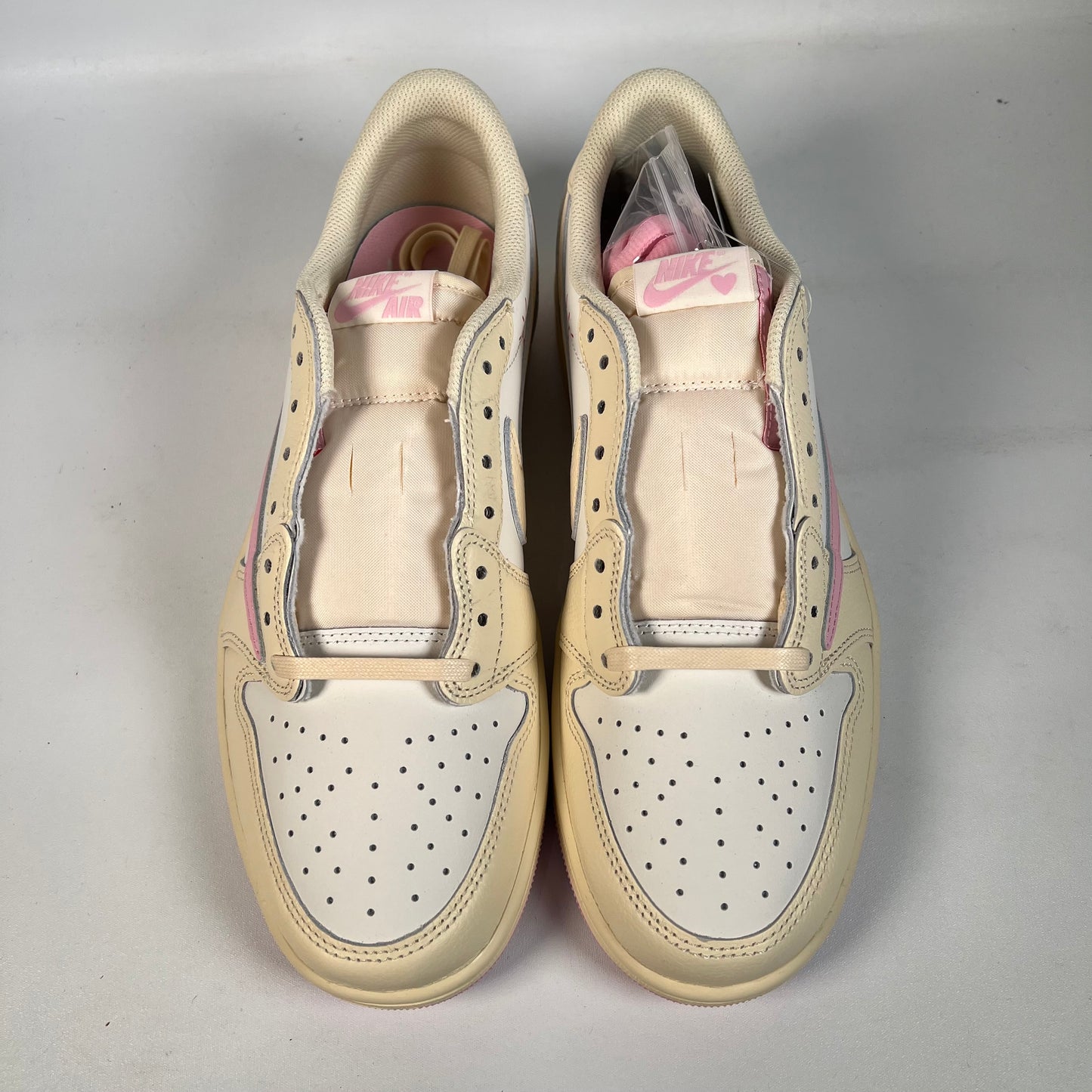 Jordan 1 Low Travis Scott Shy Pink (2026) Size 10 NEW s22438