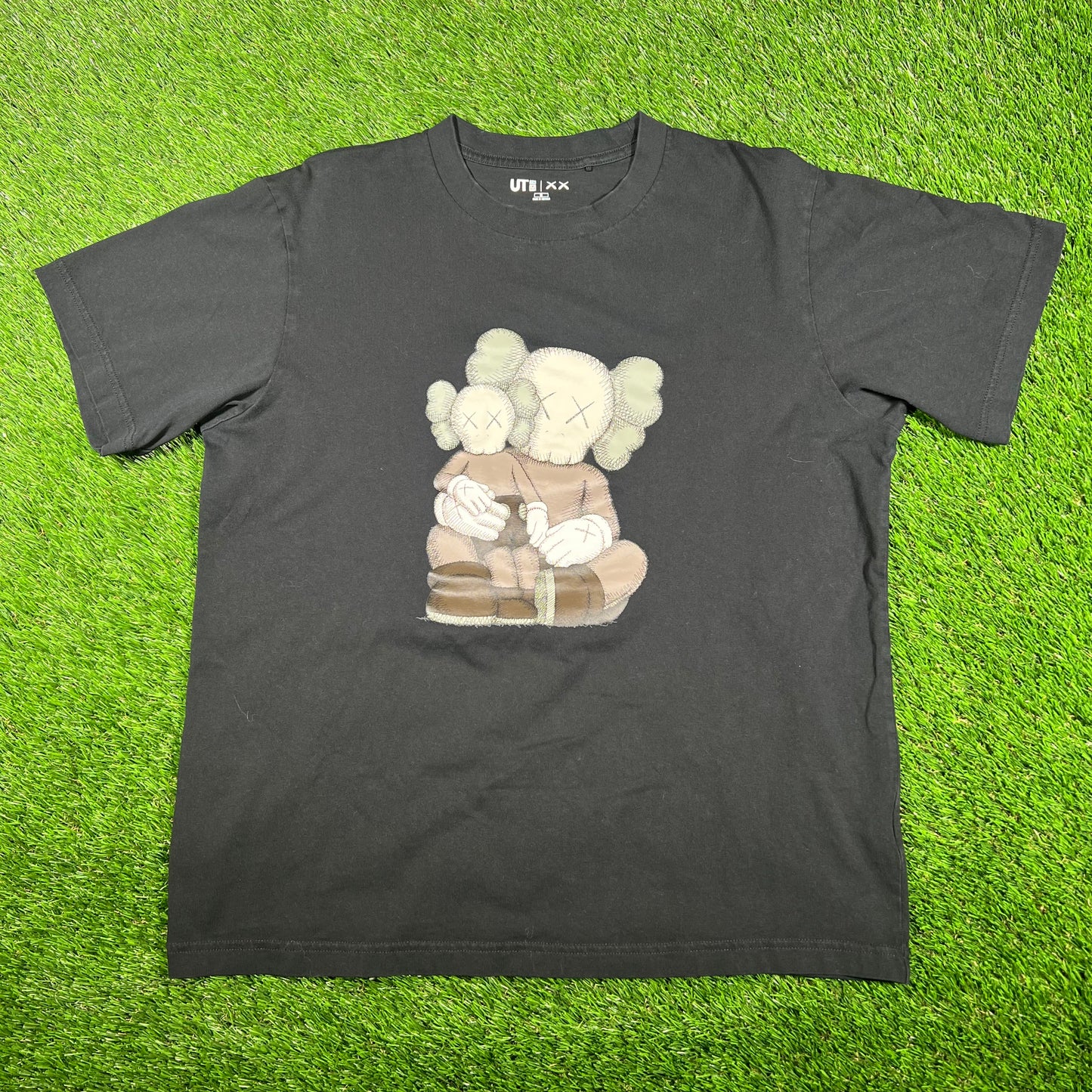 Kaws Uniqlo Grey Figure Black Tee Size Medium USED x14797