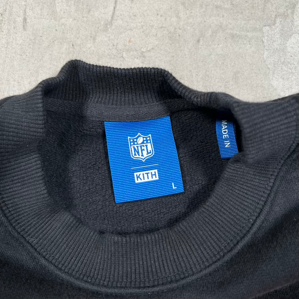 Kith NY Giants Black Crewneck Size Large USED x18828