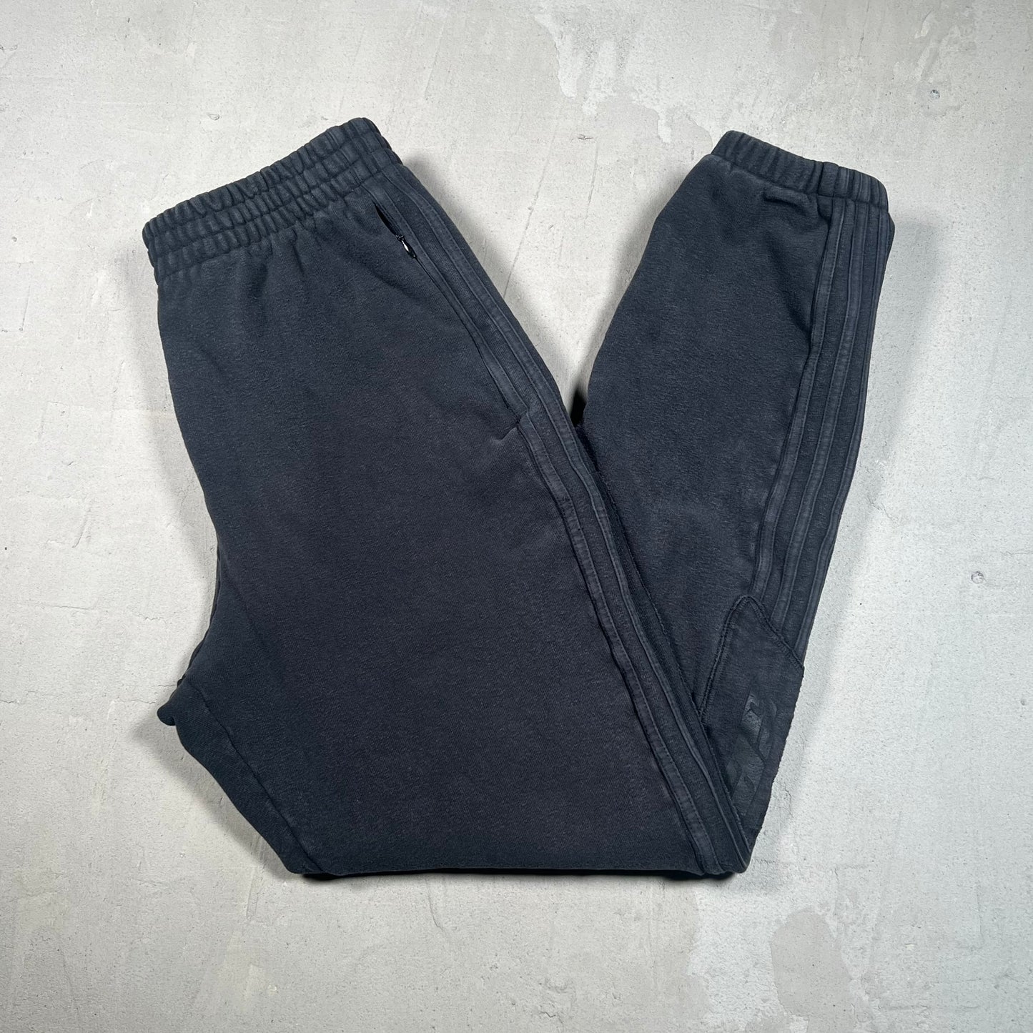 Yeezy Season 5 Calabasas Black Sweatpants Size Small USED x17533