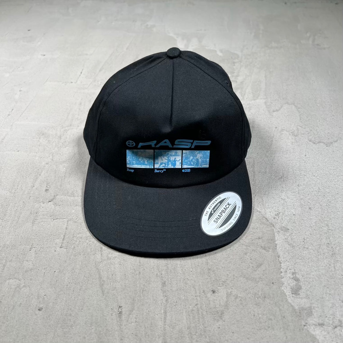 GV Gallery Raspberry Hills Berry 2013 Black Hat USED x18557