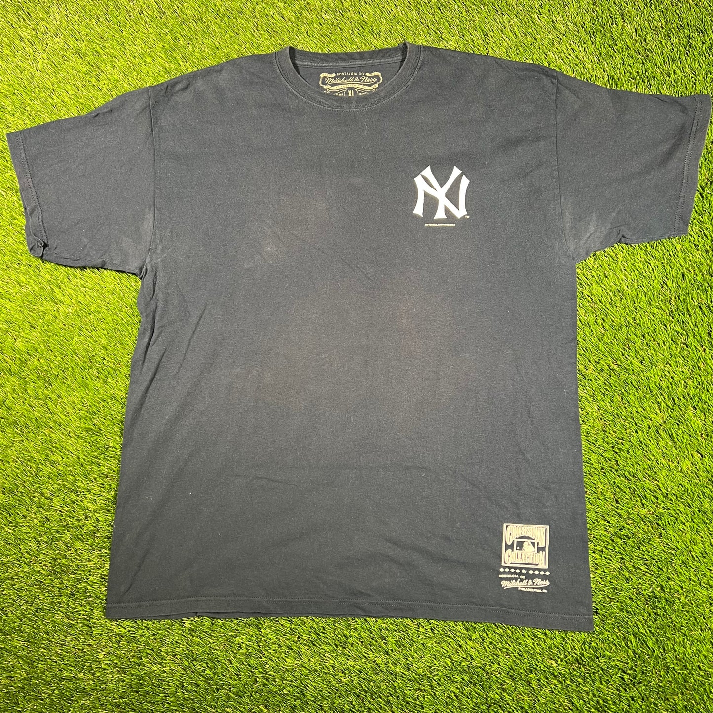New York Yankees Navy Blue Logo Tee Size XL USED v17857