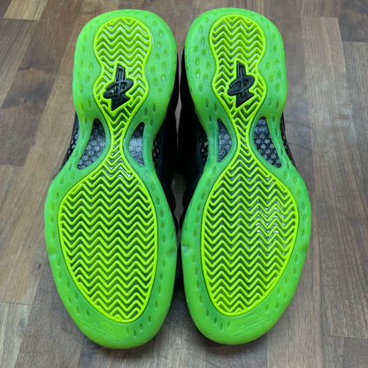Nike Air Foamposite One Black Volt Size 9 NEW S17244