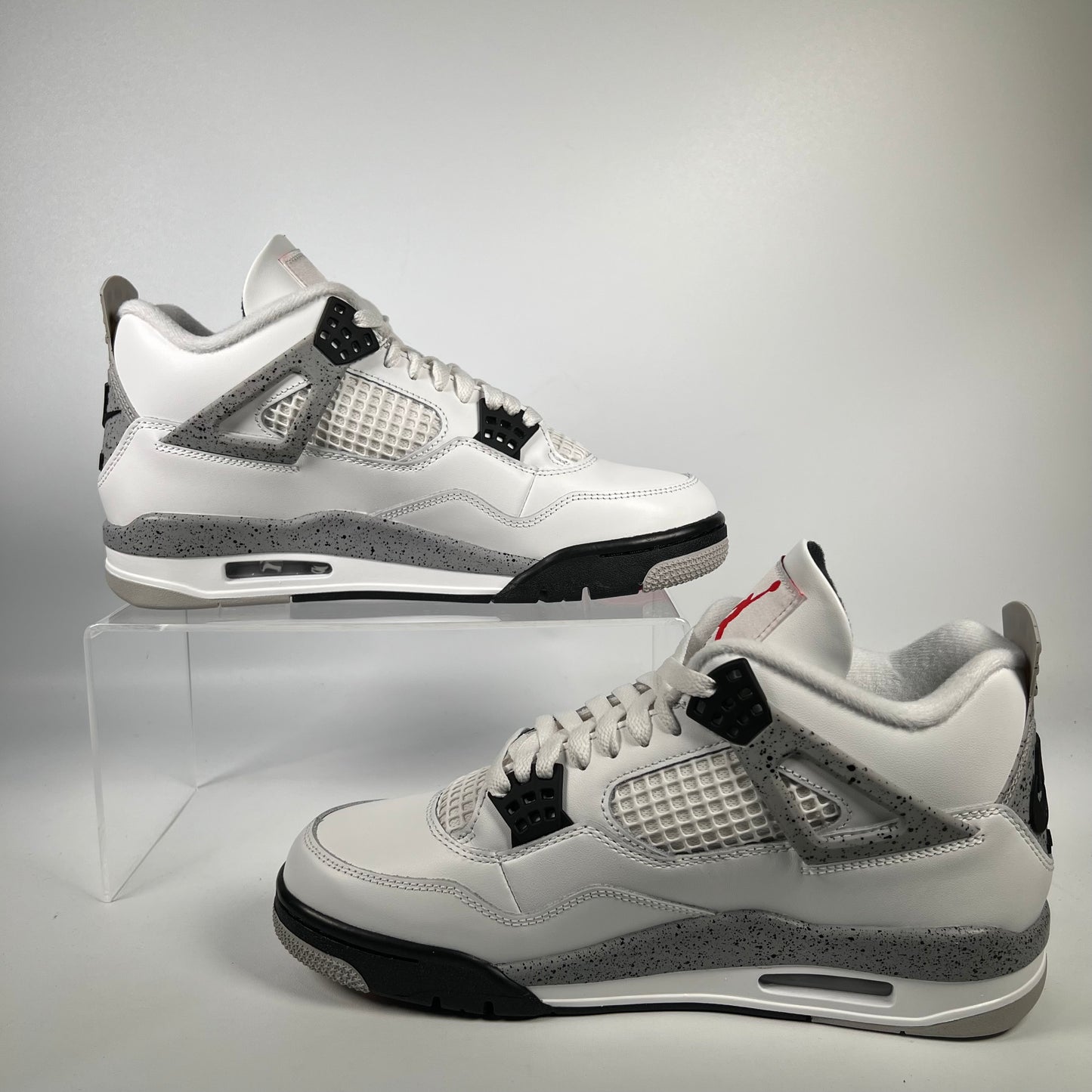 Jordan 4 White Cement (2025) Size 9 USED s18875