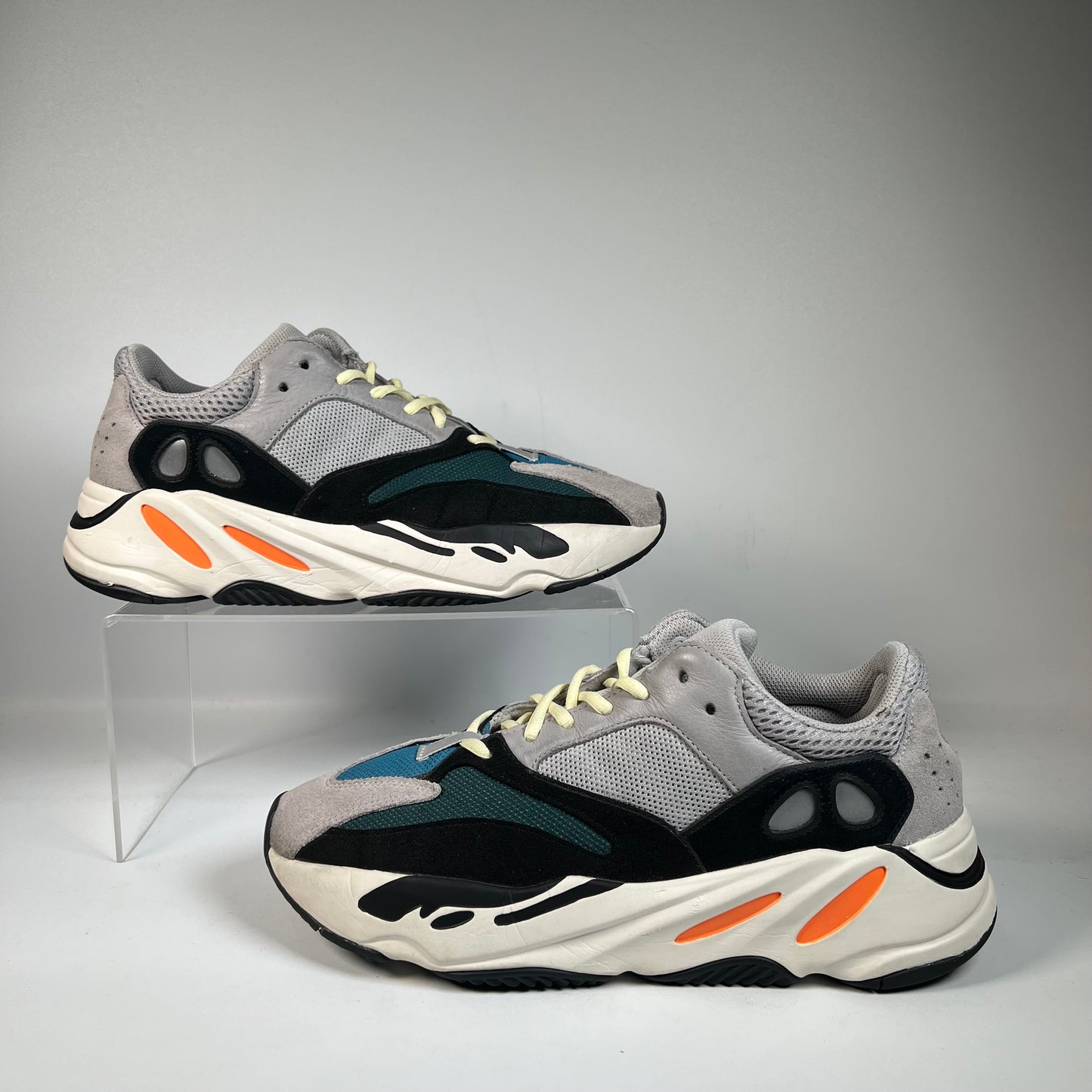 Yeezy 700 Wave Runner (2017) Size 10.5 USED s22063