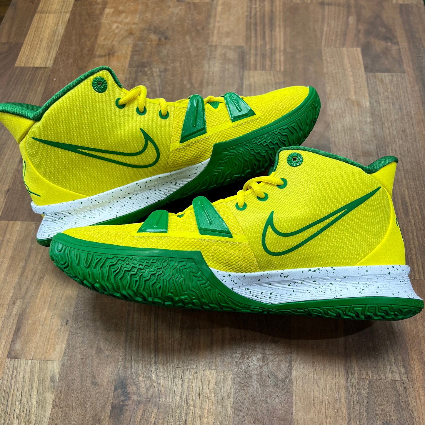 Nike Kyrie 7 Oregon Ducks Yellow Strike PE Size 12 USED s17073