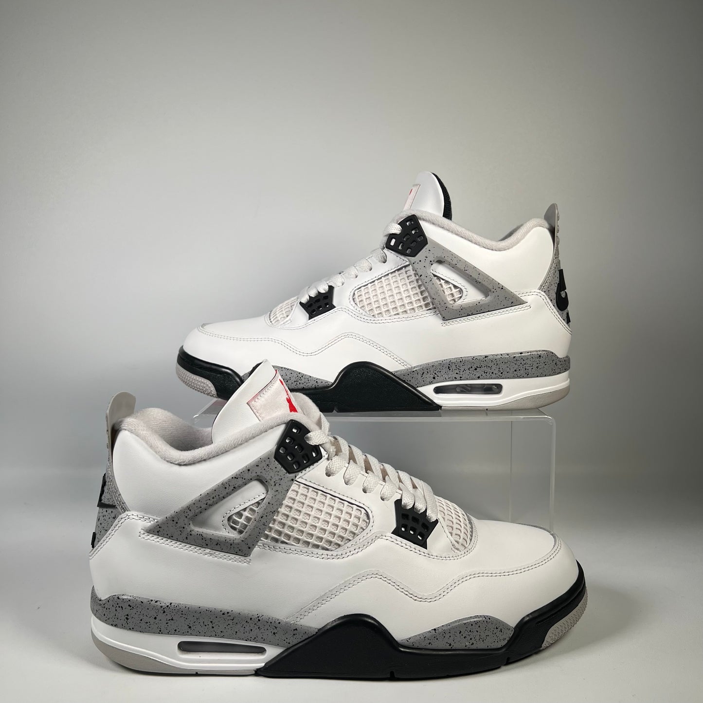 Jordan 4 White Cement (2025) Size 11 USED s19681