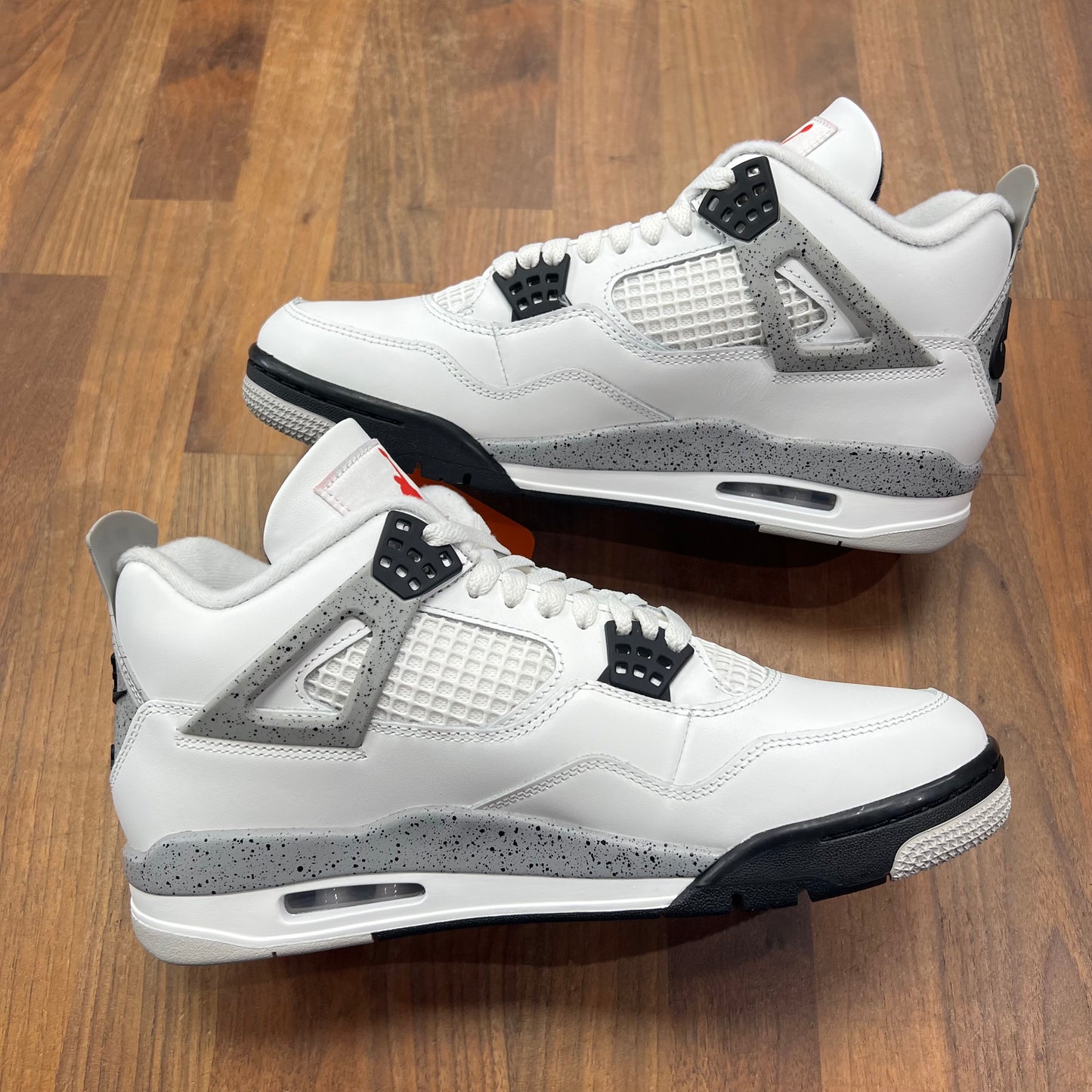 Jordan 4 White Cement 2025 Size 10.5 NEW s16387