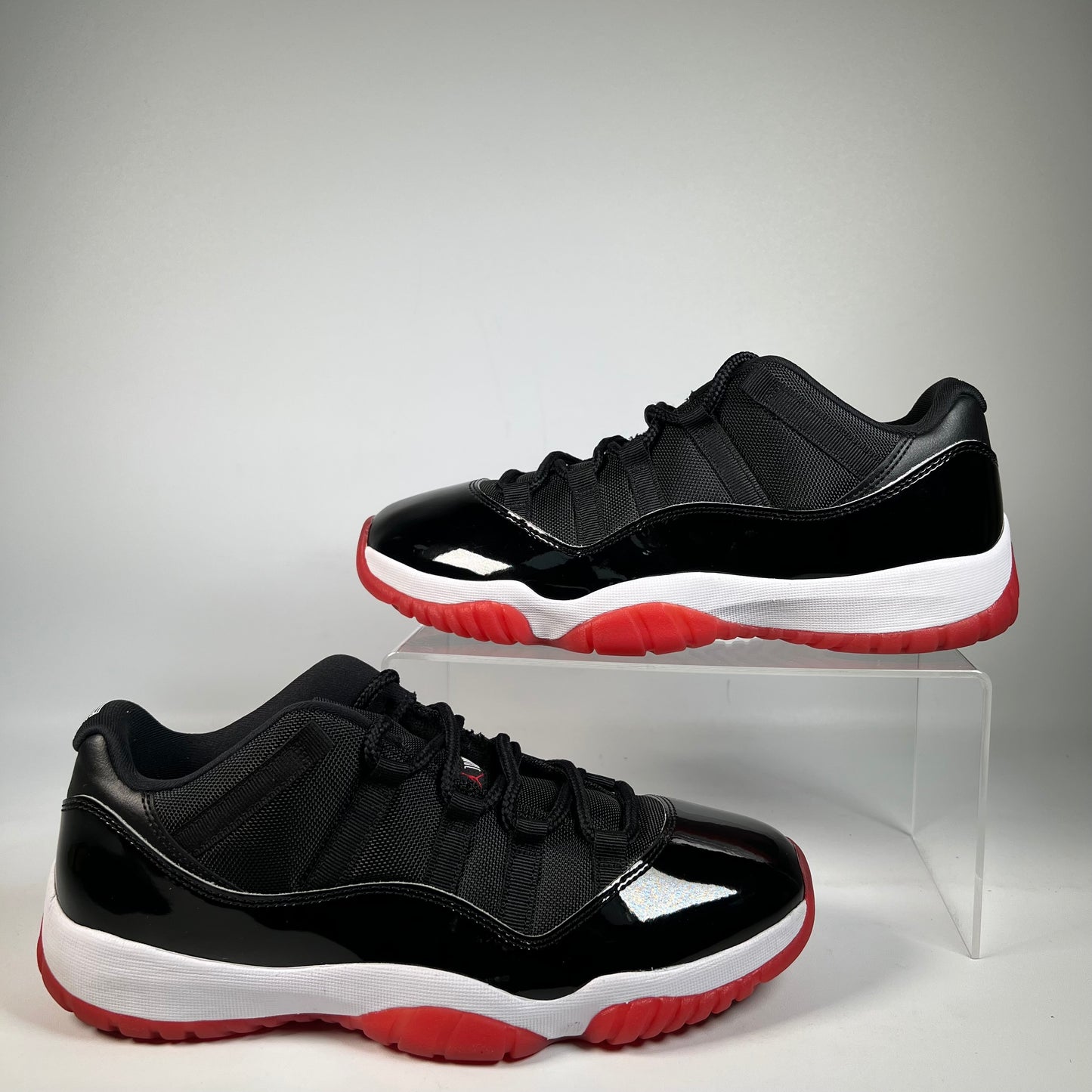 Jordan 11 Low Bred (2025) Size 10.5 USED s22375