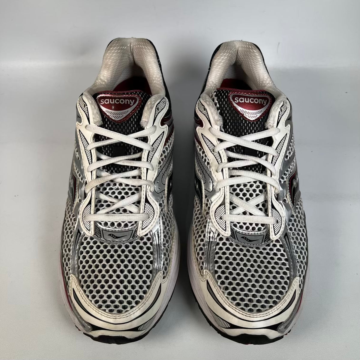 Saucony ProGrid Omni 9 White Silver Red (2023) Size 11 USED s23365