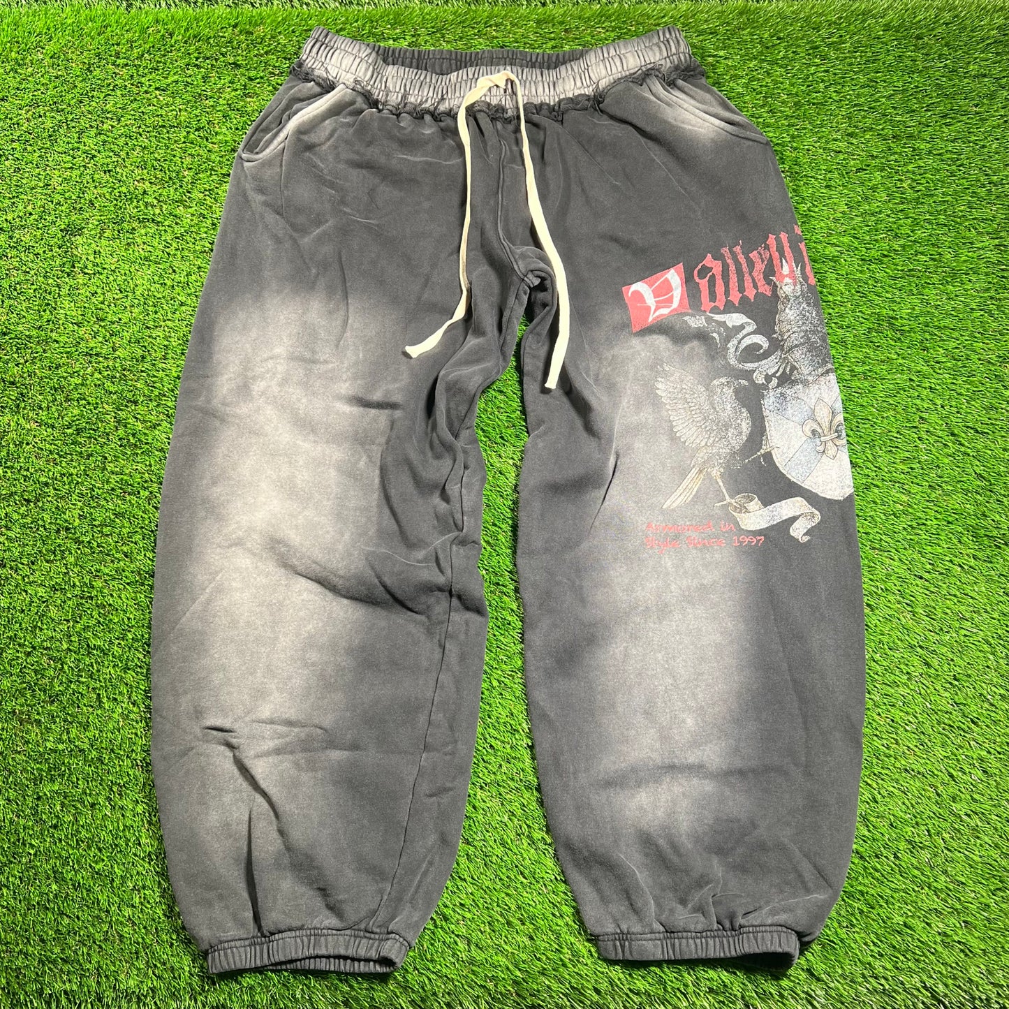 Vale Forever Black Washed Mid Evil Sweatpants Size Large NEW x16421