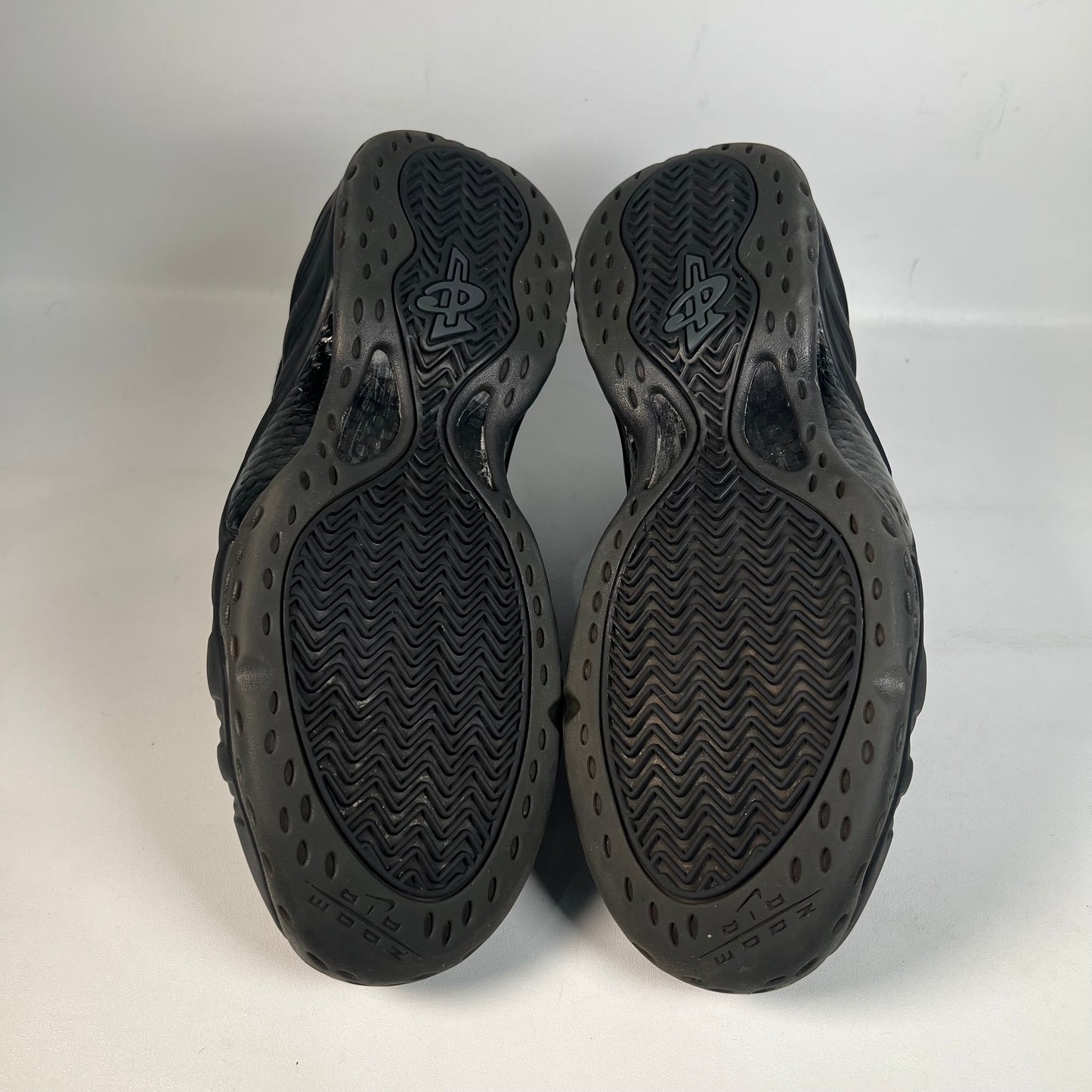 Nike Air Foamposite Anthracite (2023) Size 10 USED s22065