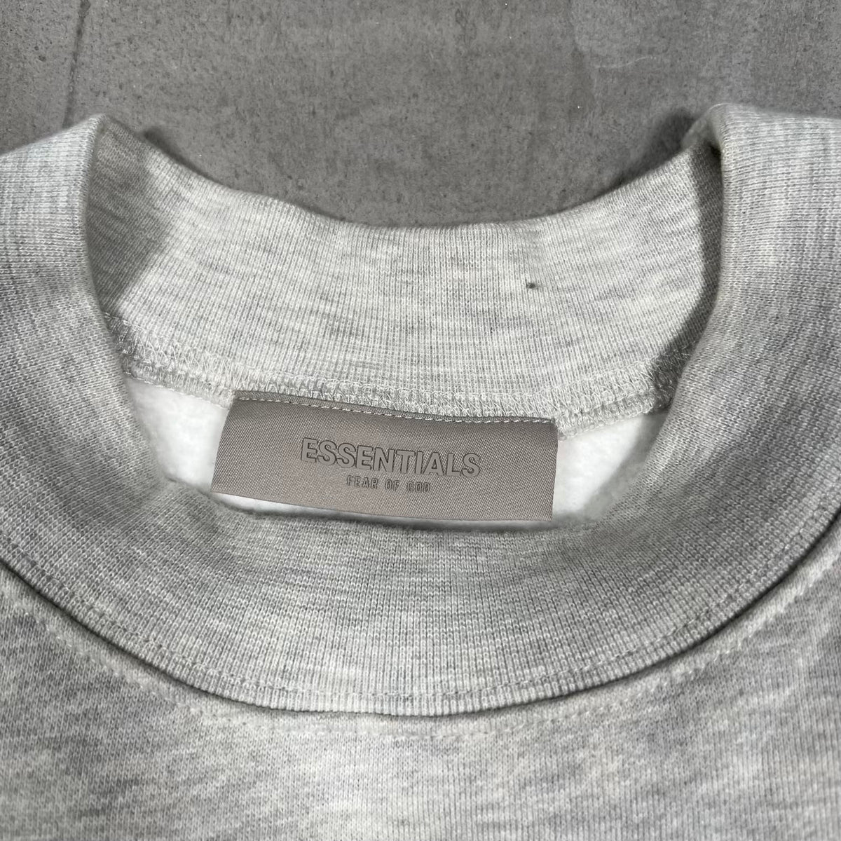 Fear of God FOG Essentials Grey Crewneck Size Large USED x18614