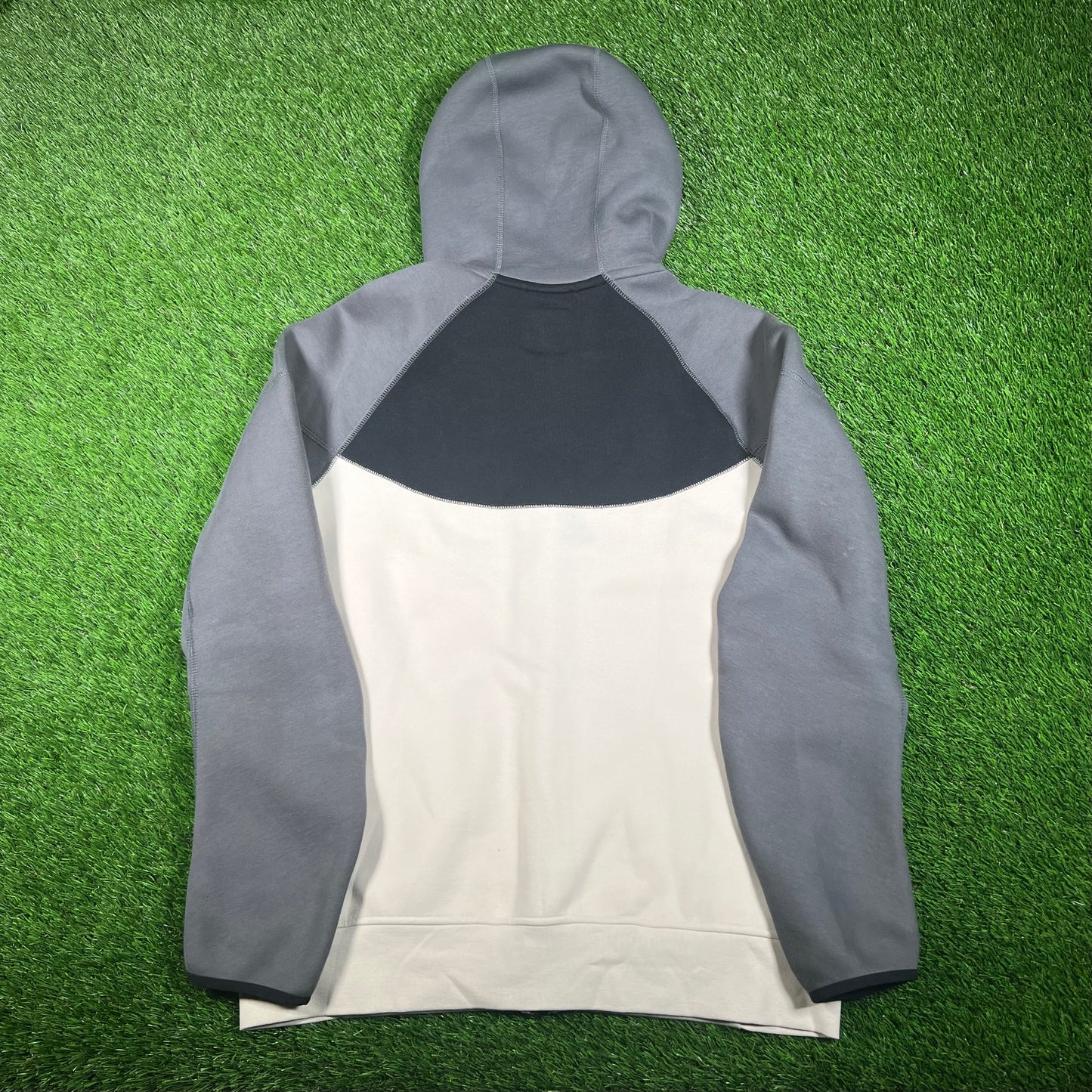 Nike Tech Grey/Black/White Zip Up Hoodie Size Large USED v17679