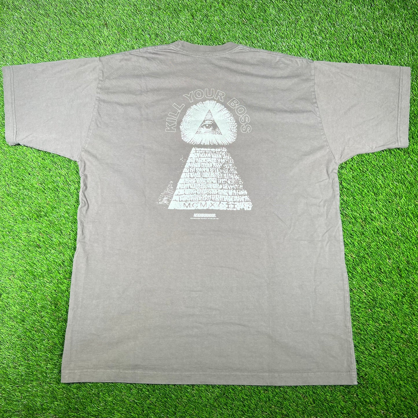 Neighborhood Kill Your Boss Grey Tee Size XL USED x14698