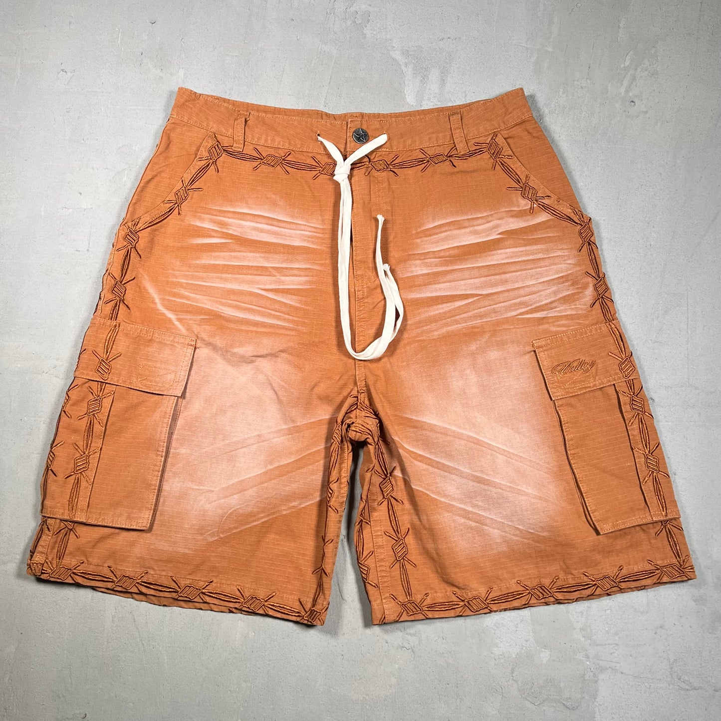 Vale Barbed Wire Embroidered Brown Shorts Size 32 NEW x17335