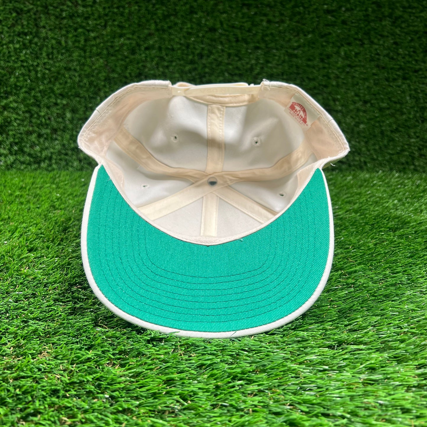 1990s Notre Dame Fighting Irish White Snapback Hat USED v18361