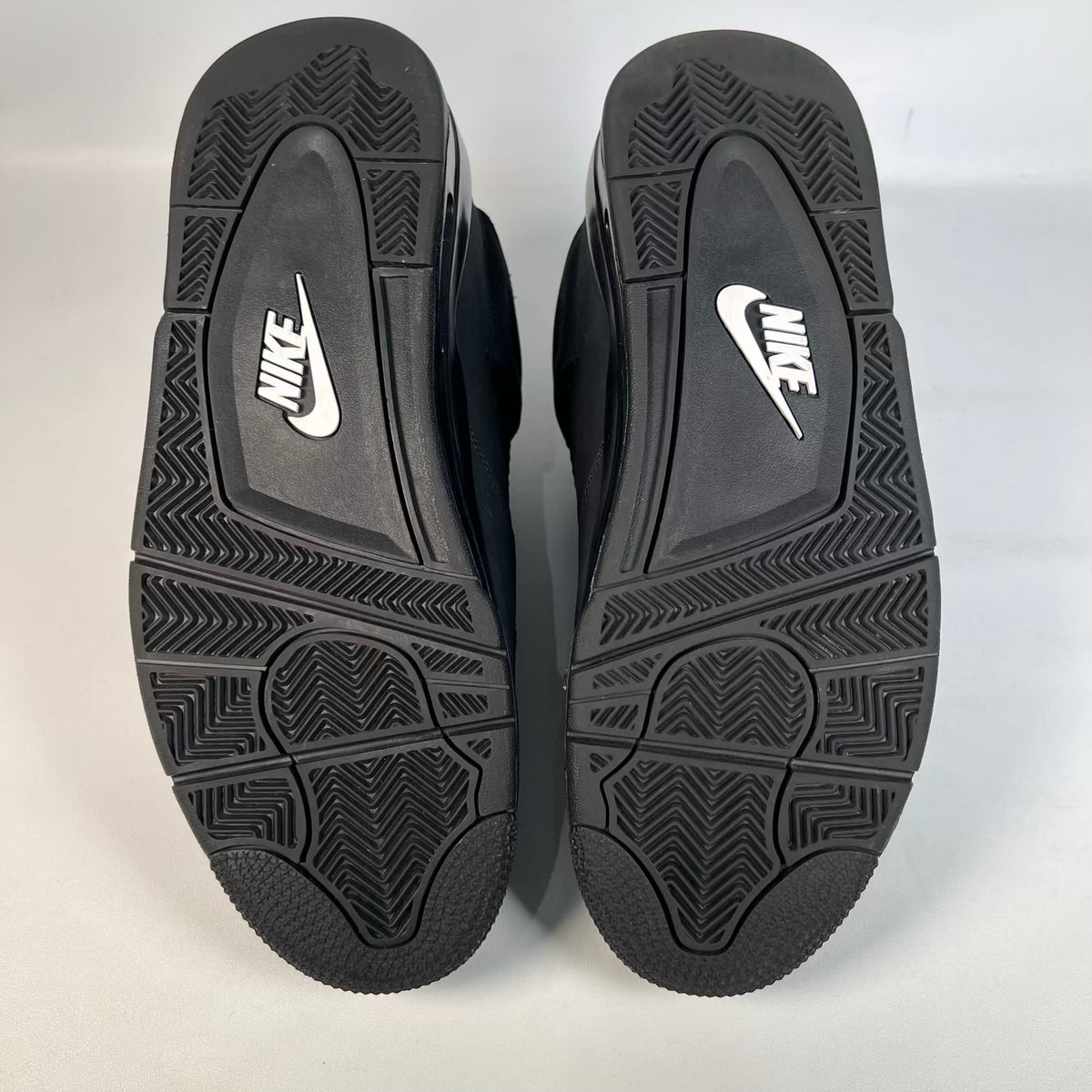 Jordan 4 Black Cat (2025) Size 10 USED s23571