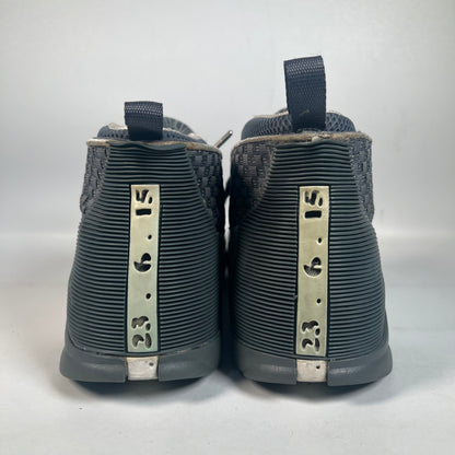 Jordan 15 Flint (2000) Size 8.5 USED s22131