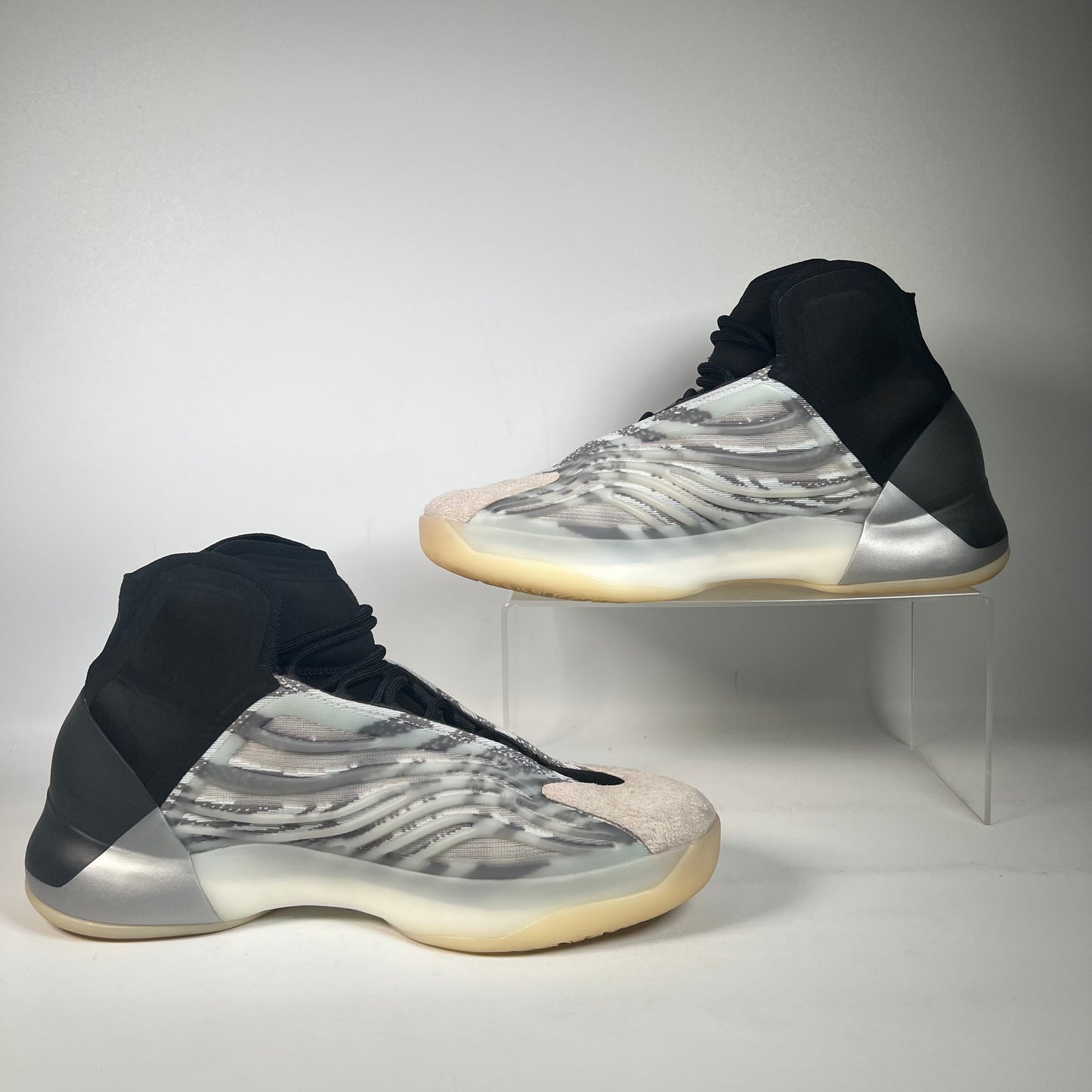 Adidas YZY QNTM BSKTLBL (2021) Size 11 USED s22461