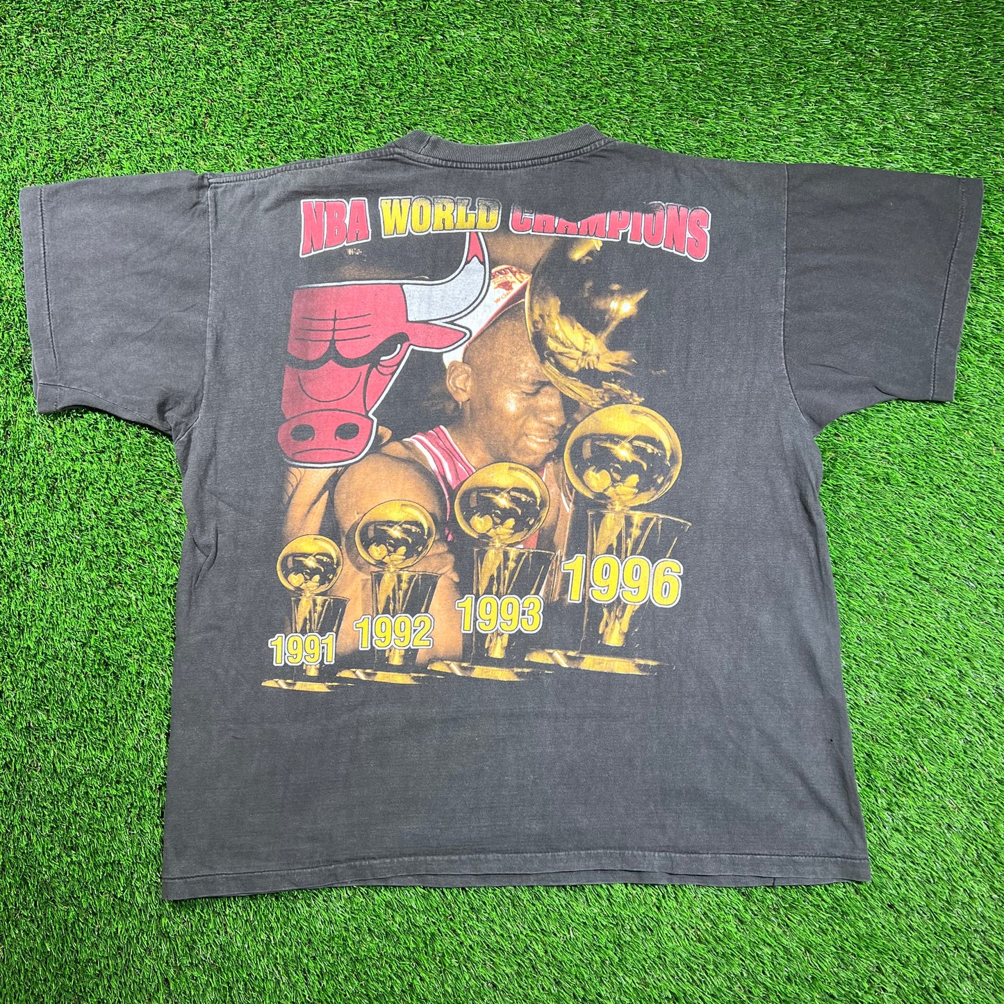 1996 "World Champions" Chicago Bulls Black Rap Tee Size XXL USED v18516