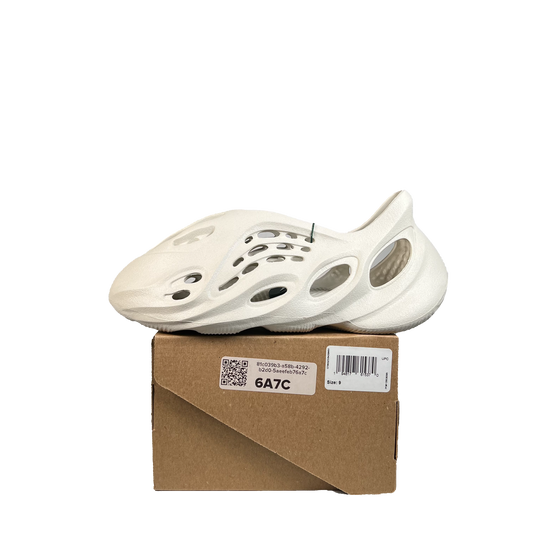 Yeezy Foam RNNR Ararat (2020) Size 9 NEW S21513