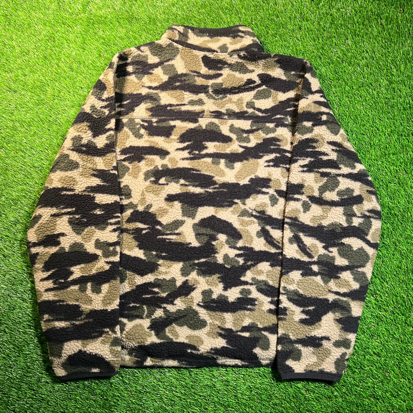 Carhartt Sherpa Fleece Green Camo Crewneck Size Large USED v18884