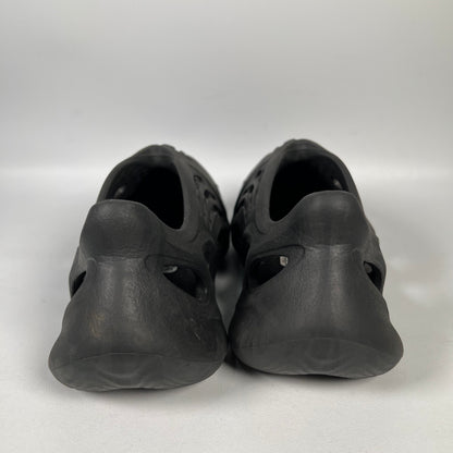 Yeezy Foam Runner Onyx (2024) Size 11k USED s18970