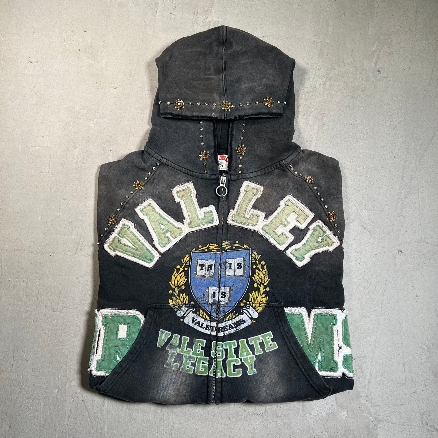 Vale Valley Dreams Distressed Black Full Zip w/ Rhinestones Size Small USED x17662