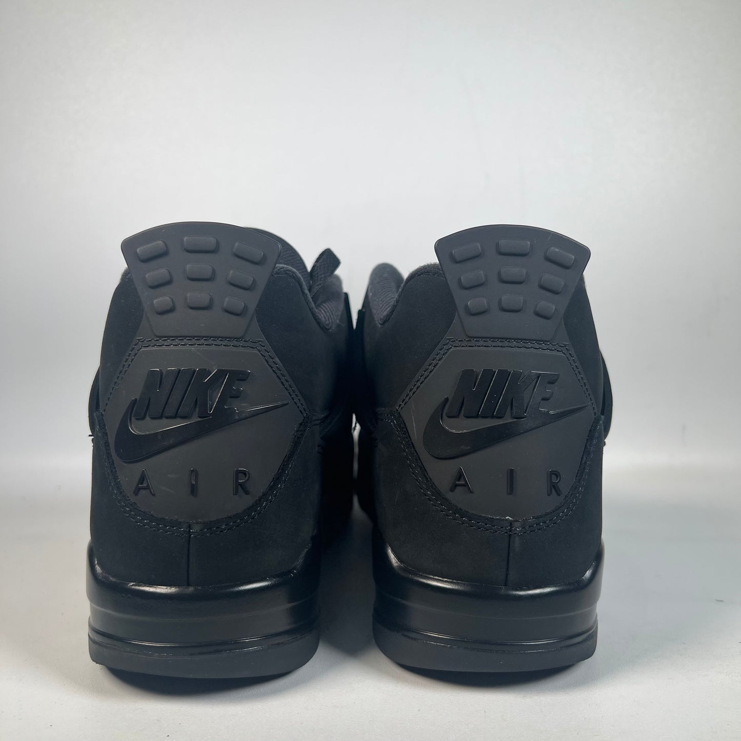 Jordan 4 Black Cat (2025) Size 11 USED s22510