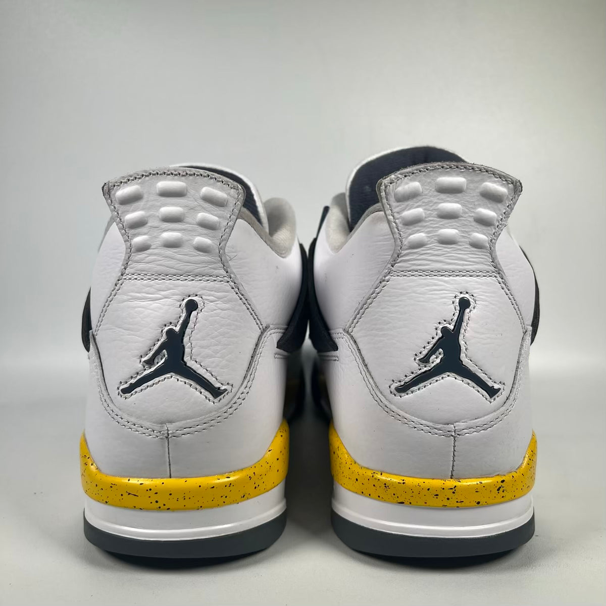Jordan 4 Tour Yellow (2026) Size 12 USED s23768