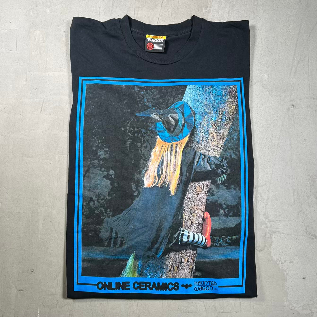 Online Ceramics Haunted Wagon Witch Black Longsleeve Size Medium USED x18563