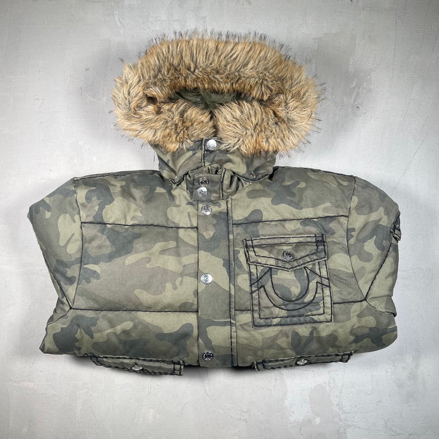Supreme True Religion Puffer Jacket Olive Camo (2025) Size Large USED x17186