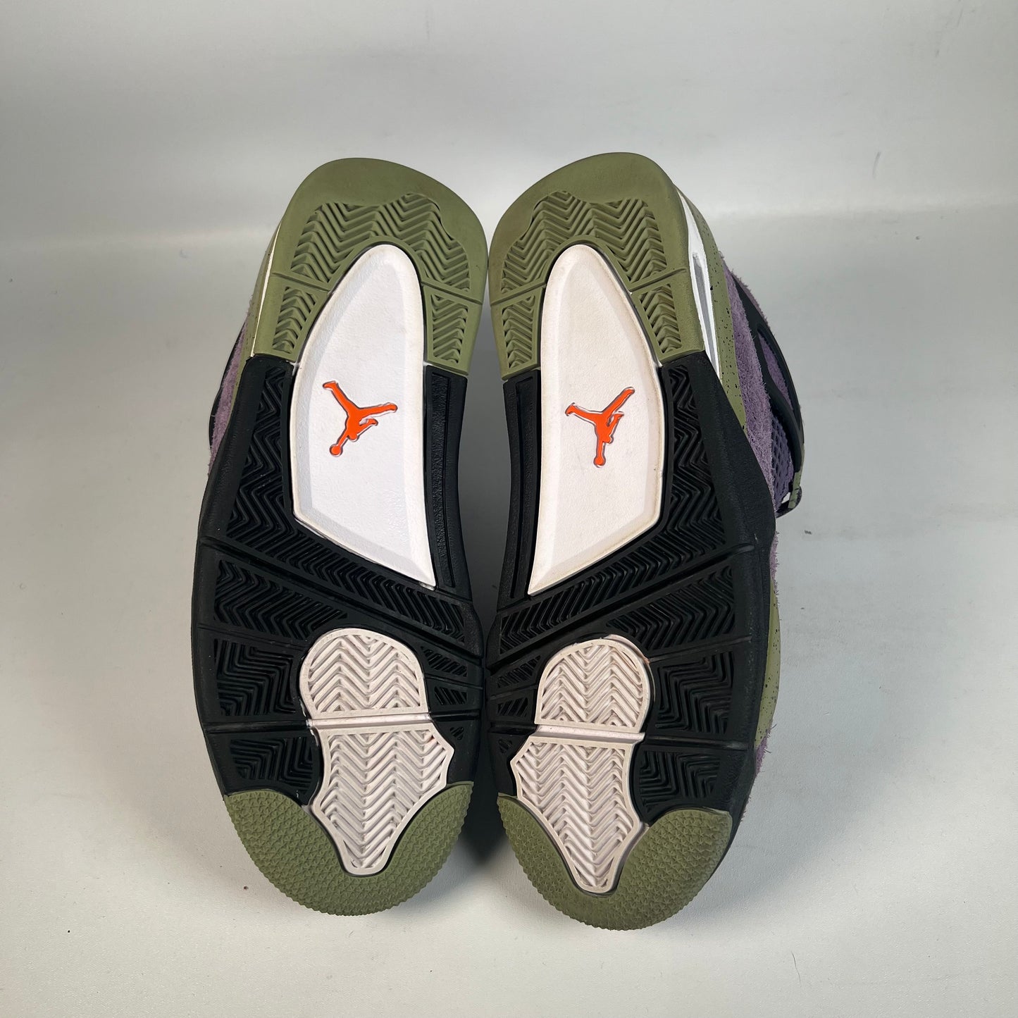 Jordan 4 Canyon Purple (2022) Size 8M/9.5W USED s21794