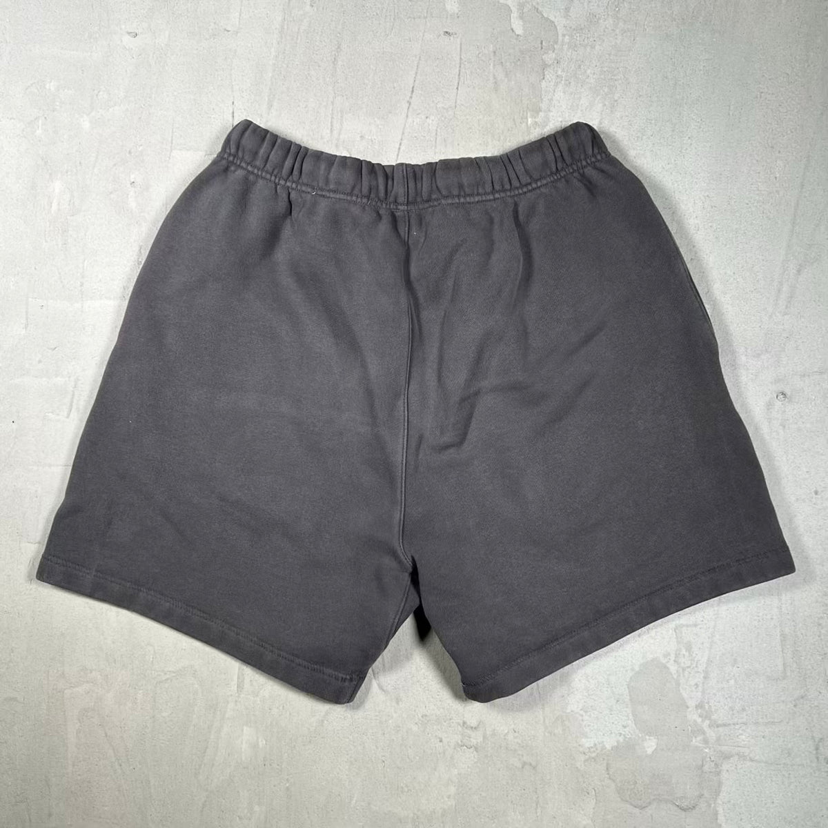 Fear of God FOG Essentials 19977 Dark Grey Shorts Size XS USED 18567