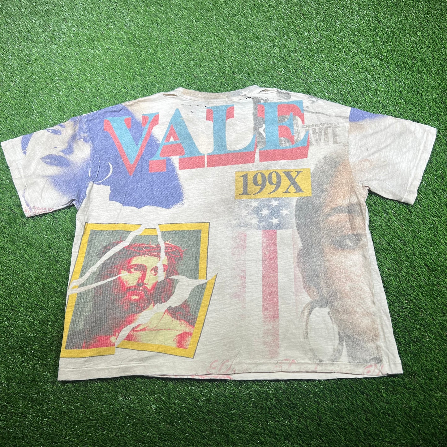 Vale "Valley Dreams" Britney Spears Cream AOP Tee Size XL NEW x14852