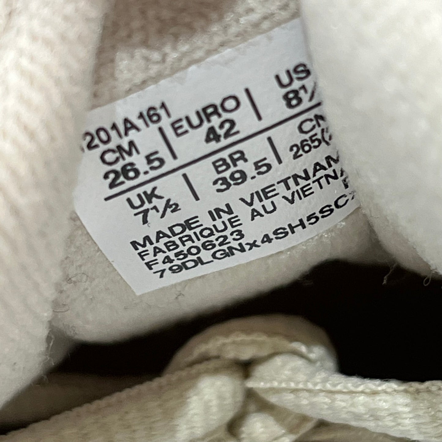 Asics Gel Kayano 14 Simply Taupe Oatmeal (2023) Size 8.5 USED s22309