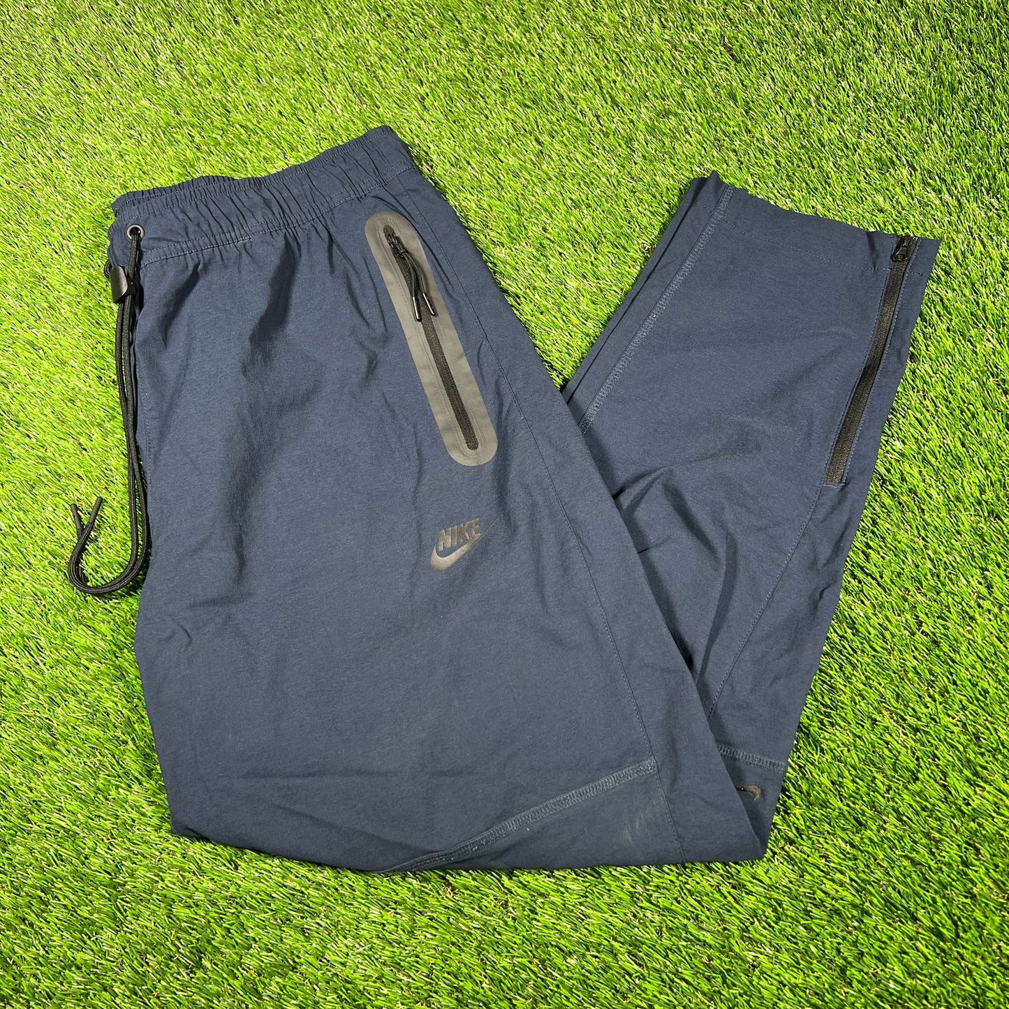 Nike Navy Nylon Windbreaker Pants Size Large USED v16991