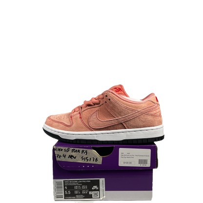 Nike SB Dunk Low Pink Pig Size 4 NEW s15176