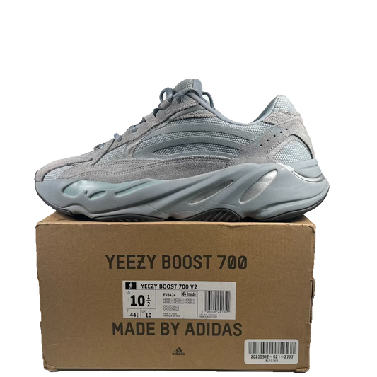 Yeezy 700v2 Hospital Blue (2019) Size 10.5 USED s23767