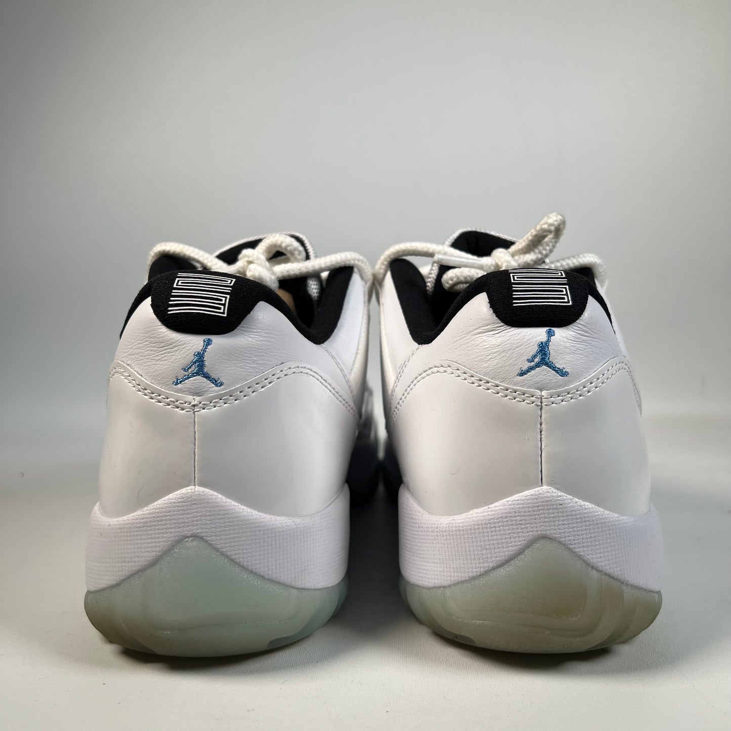 Jordan 11 Low Legend Blue (2021) Size 10.5 USED s22326