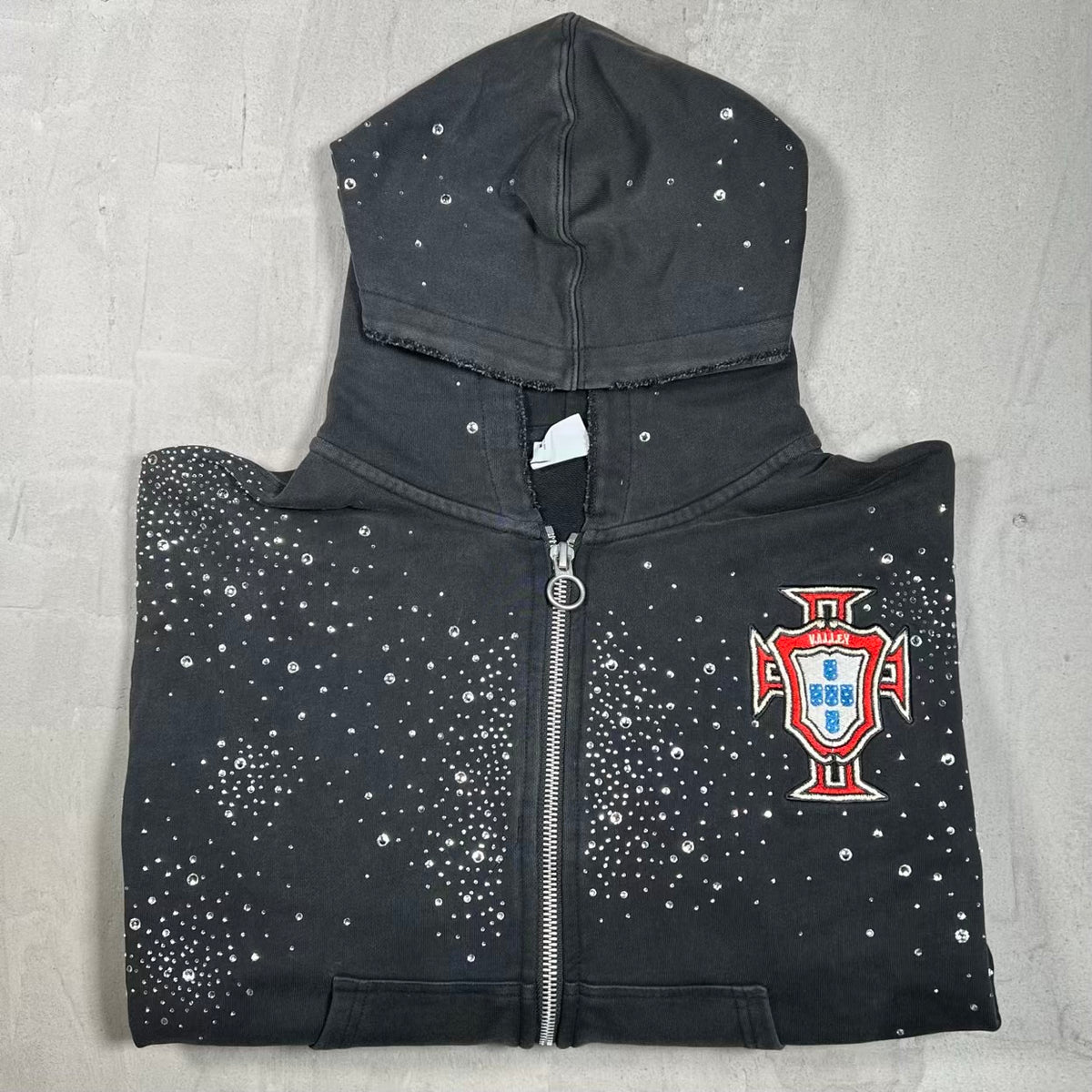 Vale Pluto Clustered Rhinestone Washed Black Zip Up Hoodie Size Large USED x18439