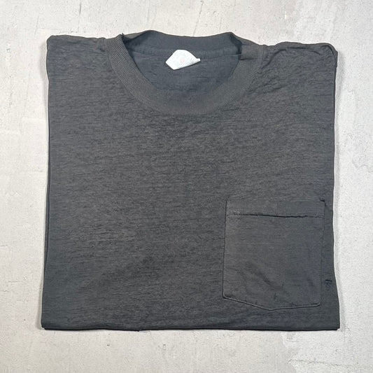 1990s Fruit of the Lom Black Pocket Tee Size Large USED v19174